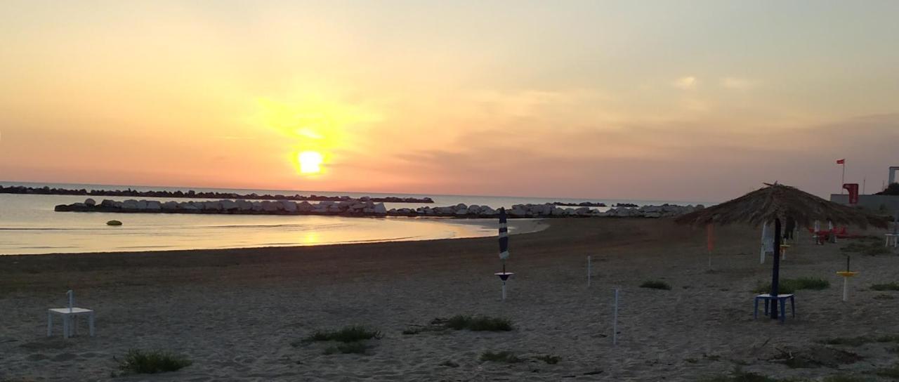 Villetta Sul Mare แตร์โมลิ ภายนอก รูปภาพ